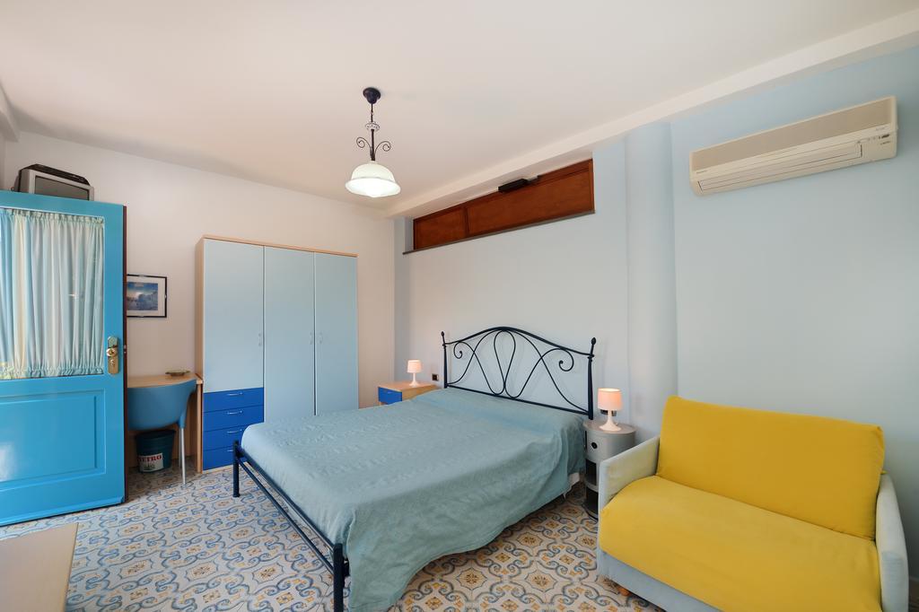 Bed and Breakfast La Capannina Procida Camera foto